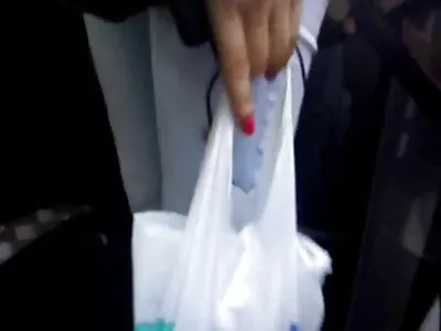 دختران سکسی Kira Noir و Emily Willis در حال صحنه های سکسی مردگان متحرک دوش گرفتن در حال دوش گرفتن