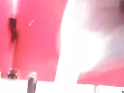 ناودان شاخی یک بادکنک عمیق پستان متحرک گرفت
