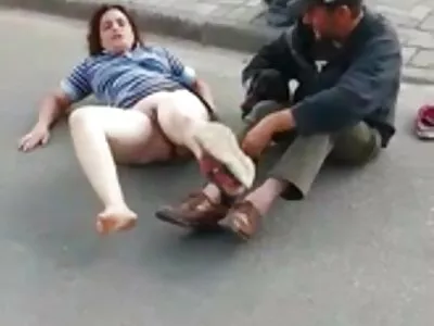 شلخته MILF طعنه و ضرب و شتم می شود سکس متحرک باصدا